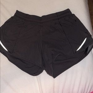 Lululemon Hotty Hot 2.5 Shorts